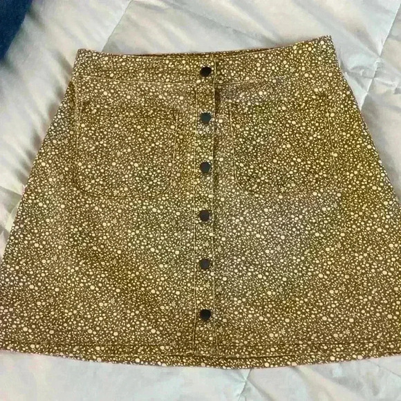 Kimchi Blue Dresses & Skirts - Kimchi Blue mini skirt size 6